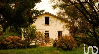 Traditional house 4 rooms of 130 m² in Foix (09000)