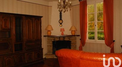 Traditional house 4 rooms of 130 m² in Foix (09000)