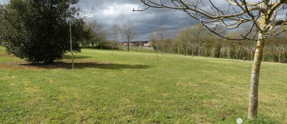 Terrain de 3 559 m² à Genac-Bignac (16170)