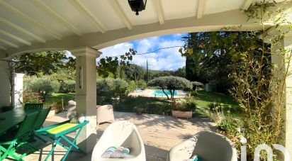 House 6 rooms of 150 m² in L'Isle-sur-la-Sorgue (84800)