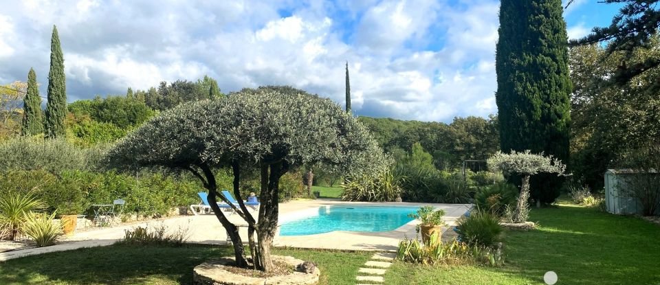 House 6 rooms of 150 m² in L'Isle-sur-la-Sorgue (84800)