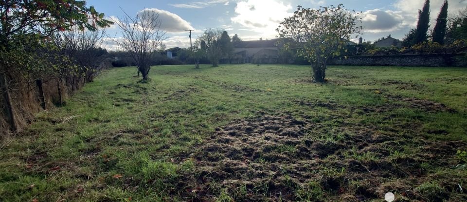 Terrain de 1 498 m² à Plaisance (86500)