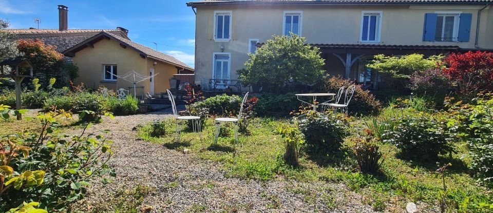 Village house 6 rooms of 174 m² in Loubès-Bernac (47120)