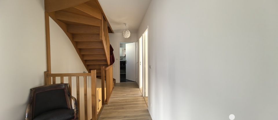 Traditional house 6 rooms of 130 m² in Nanterre (92000)