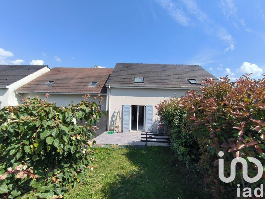 Traditional house 3 rooms of 71 m² in Boissy-sous-Saint-Yon (91790)