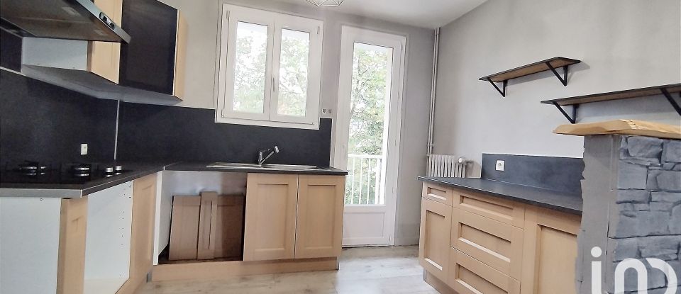 Appartement 3 pièces de 70 m² à Saint-Étienne (42100)