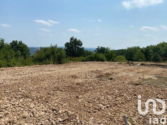 Land of 3,046 m² in Saint-Cybranet (24250)