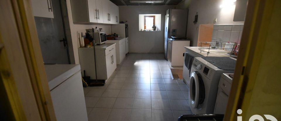 Maison 10 pièces de 180 m² à Saint-Léger-du-Malzieu (48140)