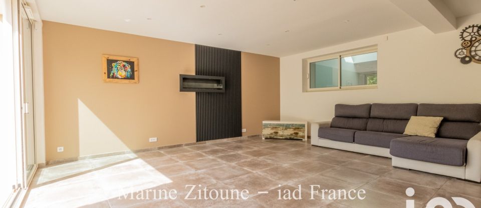 House 8 rooms of 210 m² in La Ville-du-Bois (91620)