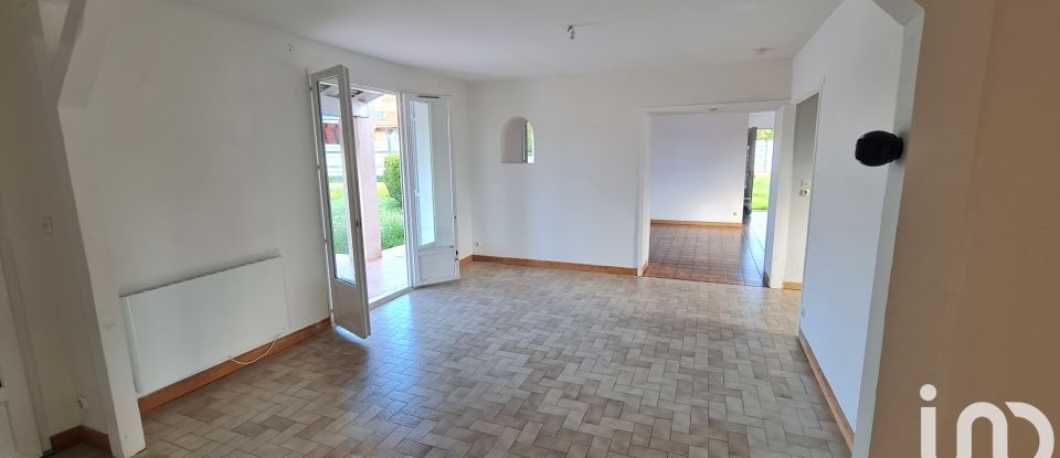 Maison 4 pièces de 112 m² à Allègre-les-Fumades (30500)