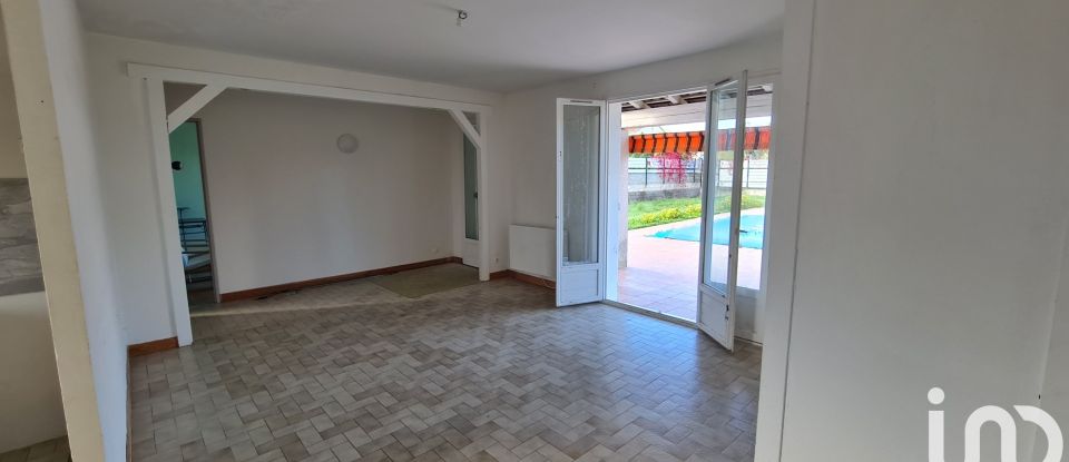 Maison 4 pièces de 112 m² à Allègre-les-Fumades (30500)