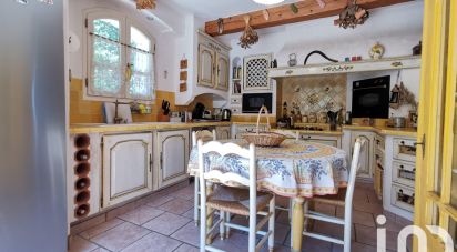 Traditional house 5 rooms of 160 m² in Pujaut (30131)