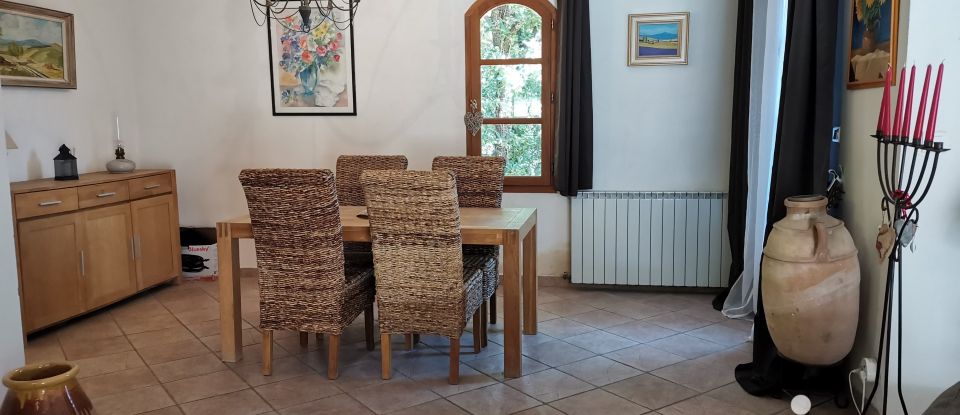 Traditional house 5 rooms of 160 m² in Pujaut (30131)