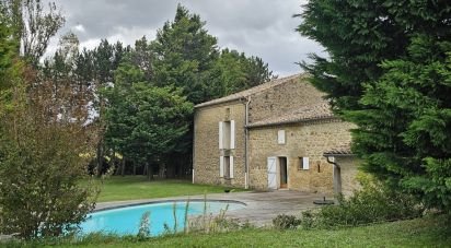 Country house 11 rooms of 285 m² in Montoison (26800)