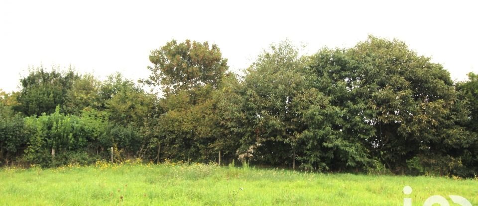 Maison de campagne 4 pièces de 103 m² à Les Loges-Marchis (50600)