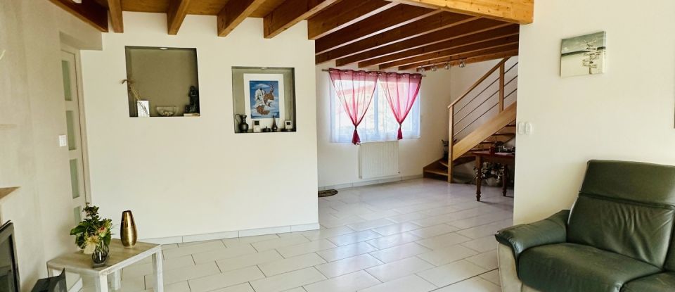 Maison traditionnelle 7 pièces de 130 m² à La Roche-sur-Yon (85000)