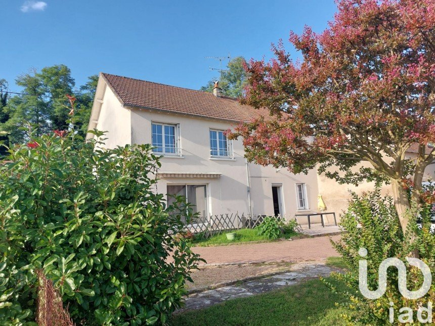 House 4 rooms of 141 m² in Selles-sur-Cher (41130)