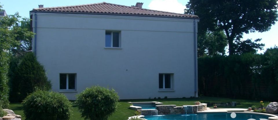 House 9 rooms of 222 m² in Romans-sur-Isère (26100)