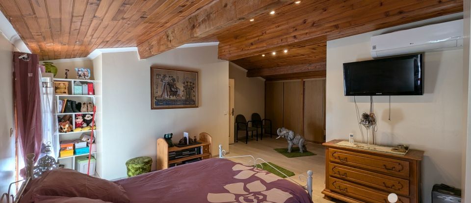 Maison de ville 4 pièces de 195 m² à Montfrin (30490)