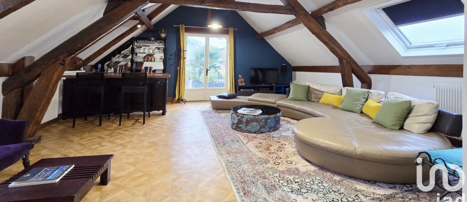 Maison 8 pièces de 269 m² à Montévrain (77144)