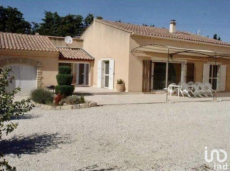 House 6 rooms of 260 m² in Eygalières (13810)