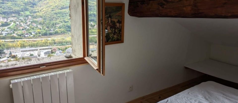 Maison 4 pièces de 70 m² à Saint-Michel-de-Maurienne (73140)