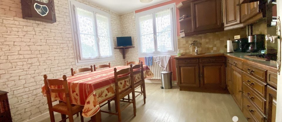 Traditional house 5 rooms of 130 m² in Dugny-sur-Meuse (55100)