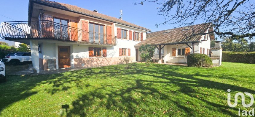 Maison traditionnelle 10 pièces de 308 m² à Ferney-Voltaire (01210)