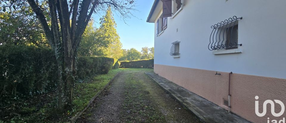 Traditional house 10 rooms of 308 m² in Ferney-Voltaire (01210)