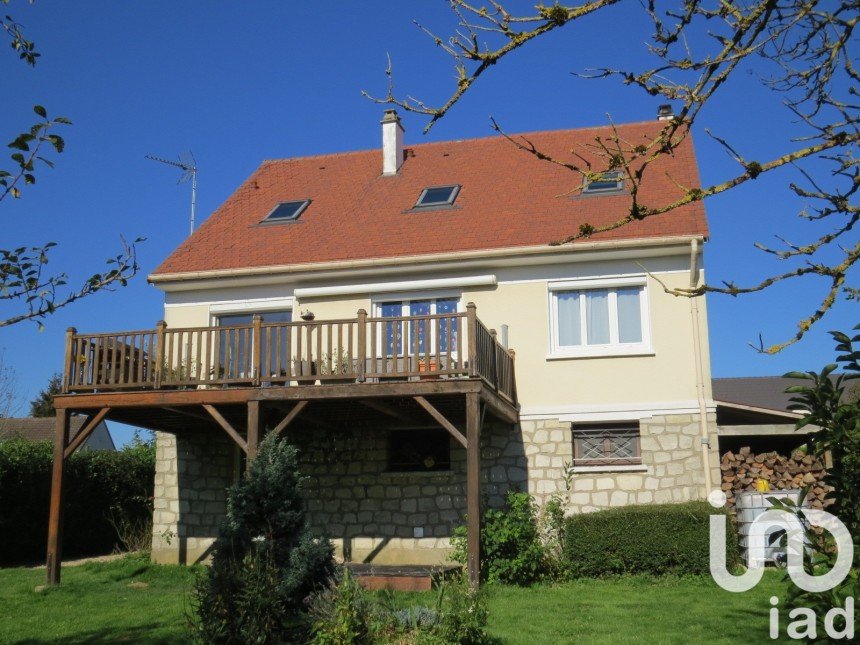 House 8 rooms of 156 m² in Chaumont-en-Vexin (60240)