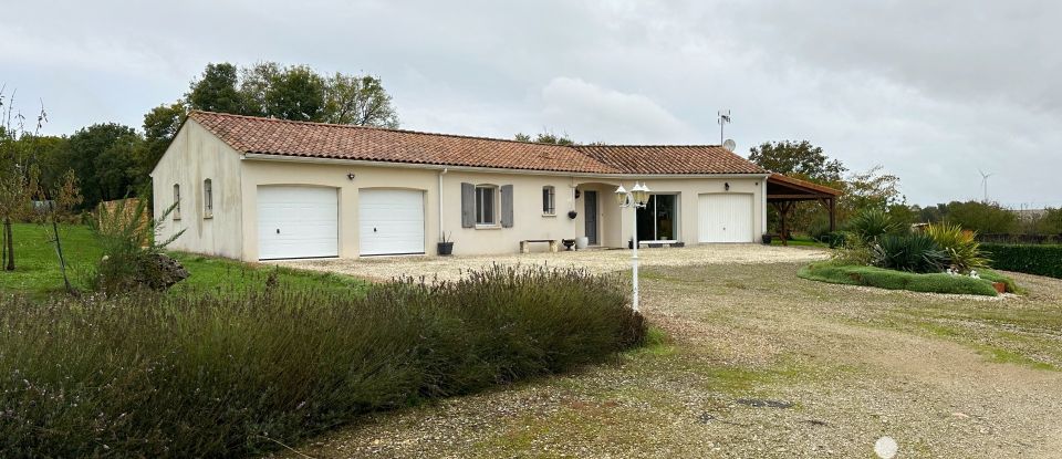 Maison traditionnelle 4 pièces de 93 m² à Saint-Mary (16260)