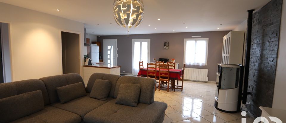 House 6 rooms of 135 m² in Gironville-sur-Essonne (91720)