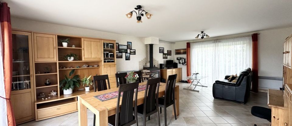 House 8 rooms of 161 m² in Vaux-le-Pénil (77000)