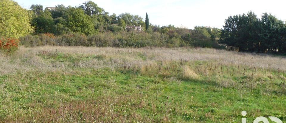 Terrain de 851 m² à Pierrevert (04860)