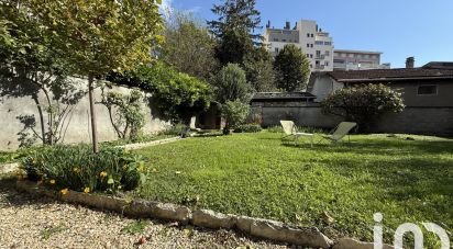 House 5 rooms of 122 m² in Grenoble (38100)