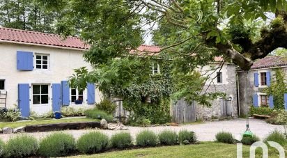 Maison de campagne 4 pièces de 154 m² à Neuvy-Bouin (79130)