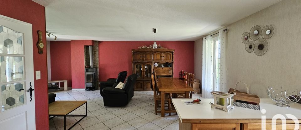 House 4 rooms of 102 m² in Quézac (15600)