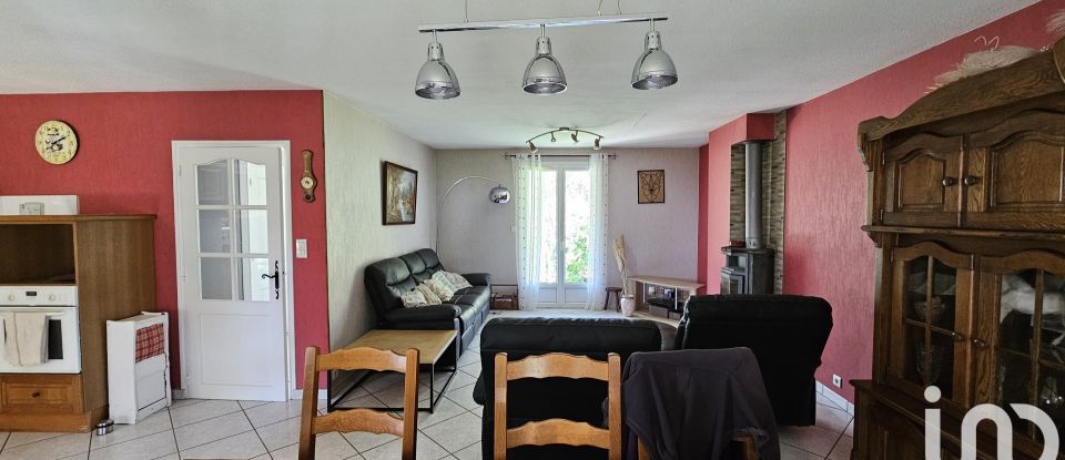 Maison 4 pièces de 102 m² à Quézac (15600)