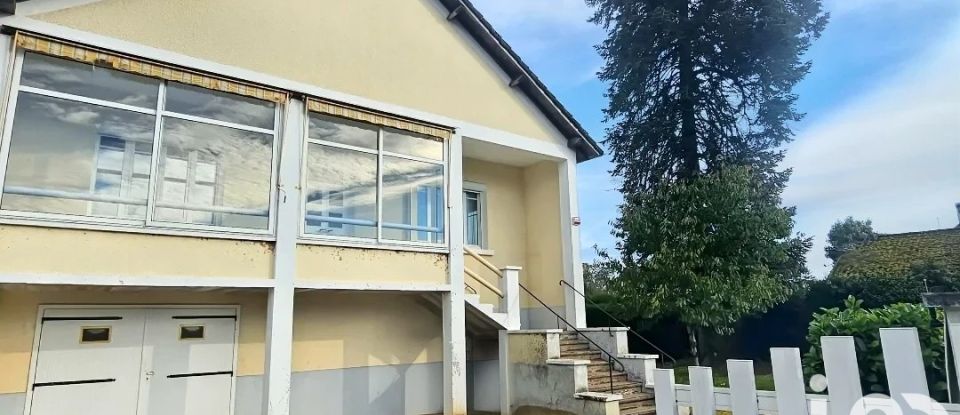 Traditional house 4 rooms of 79 m² in Saint-Gaultier (36800)