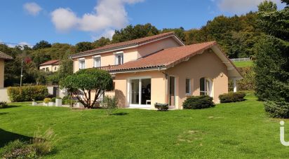 House 8 rooms of 161 m² in Bévenais (38690)