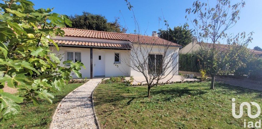 Traditional house 4 rooms of 82 m² in Vairé (85150)