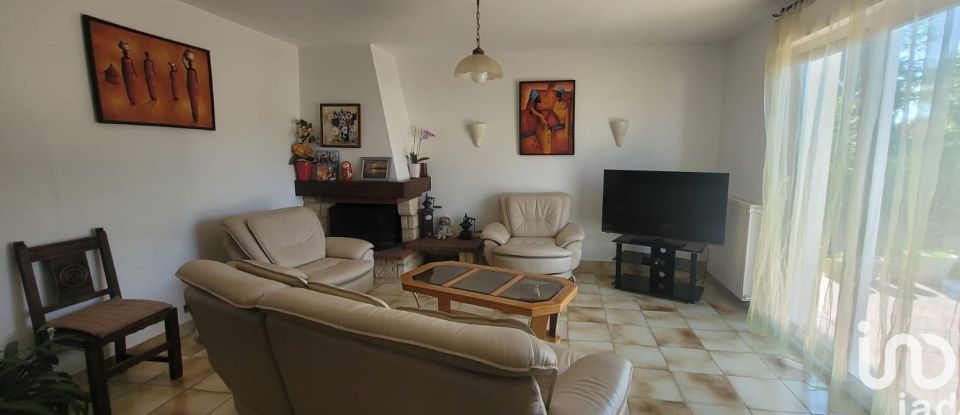 Traditional house 4 rooms of 82 m² in Vairé (85150)