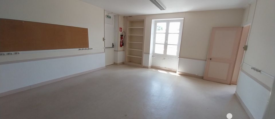 Town house 8 rooms of 243 m² in Montmorillon (86500)