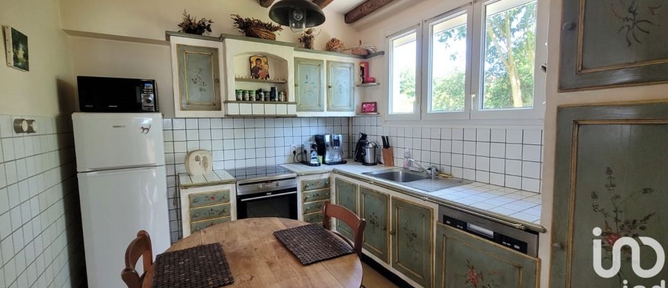 House 5 rooms of 110 m² in La Roche-sur-Yon (85000)