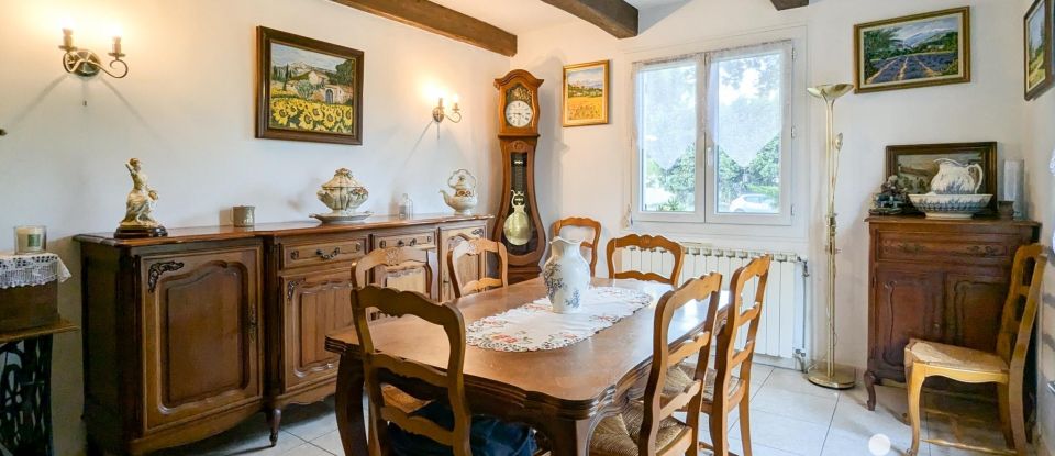 Traditional house 6 rooms of 118 m² in Mondragon (84430)