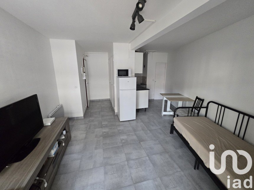 Apartment 1 room of 25 m² in Toulon (83000)