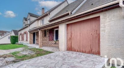 Maison traditionnelle 9 pièces de 180 m² à Claye-Souilly (77410)