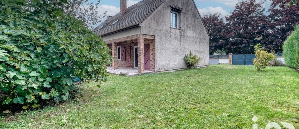 Maison traditionnelle 9 pièces de 180 m² à Claye-Souilly (77410)