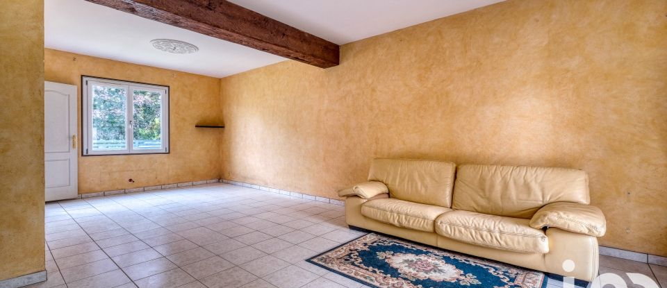 Traditional house 9 rooms of 180 m² in Claye-Souilly (77410)