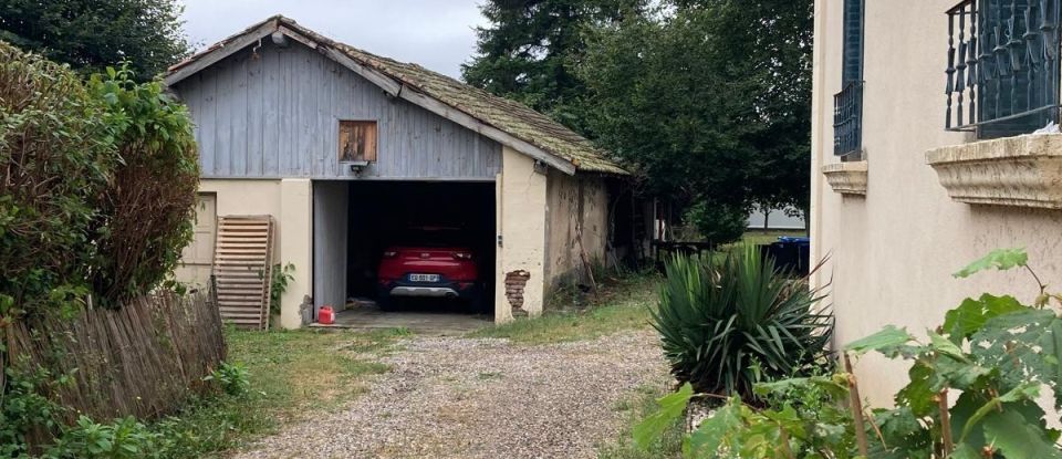 Maison traditionnelle 5 pièces de 115 m² à Auzat-la-Combelle (63570)